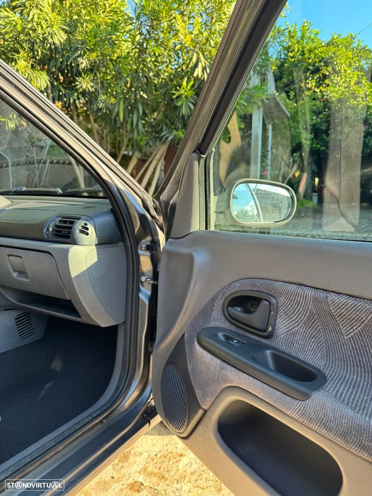 Renault Clio 1.2 - 13