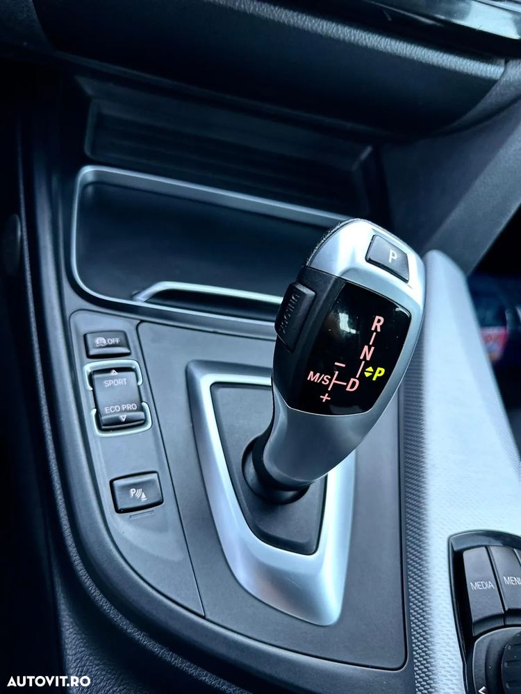 BMW Seria 3 320d GT xDrive AT - 26