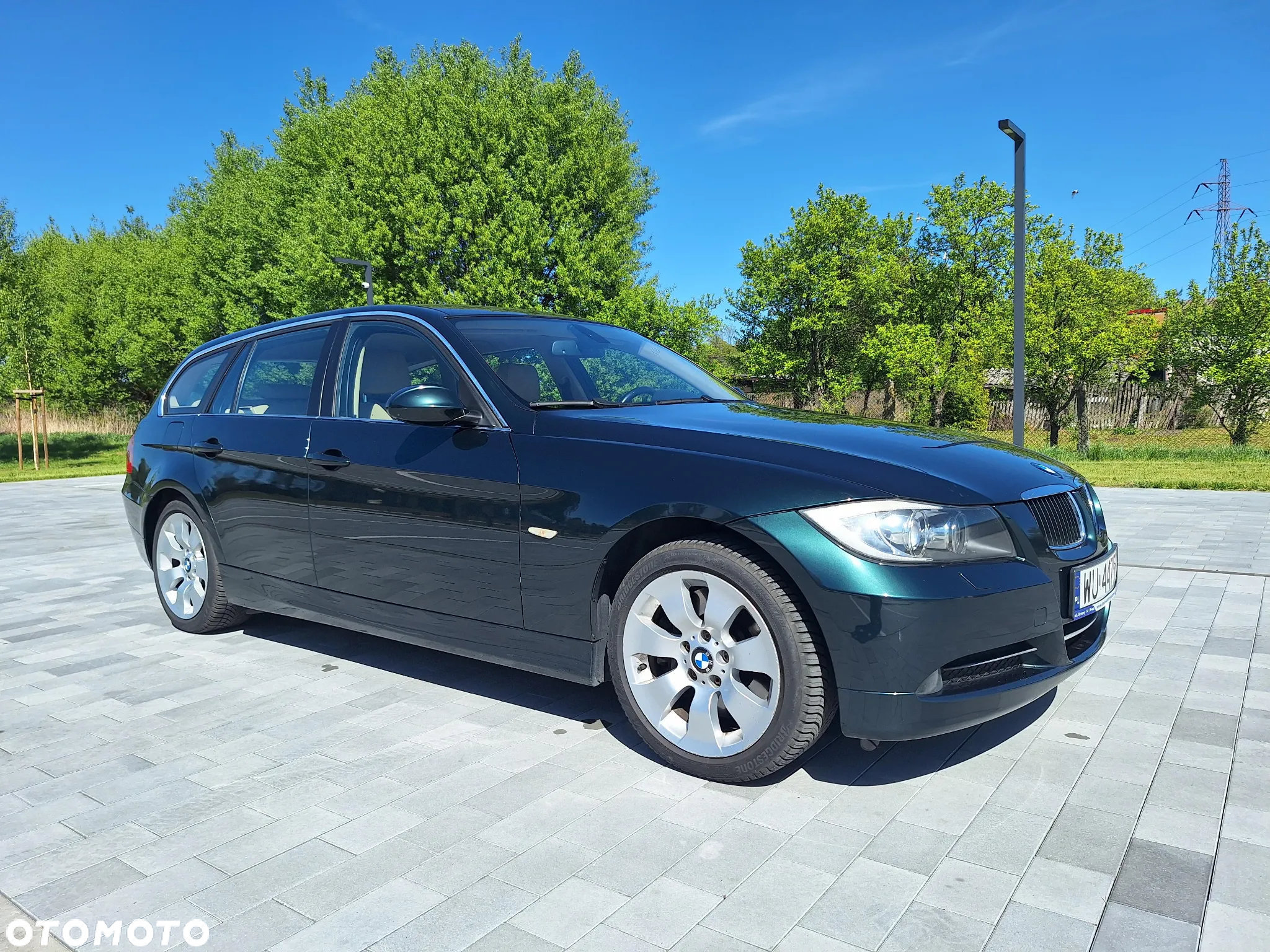 BMW Seria 3 330i Touring - 14