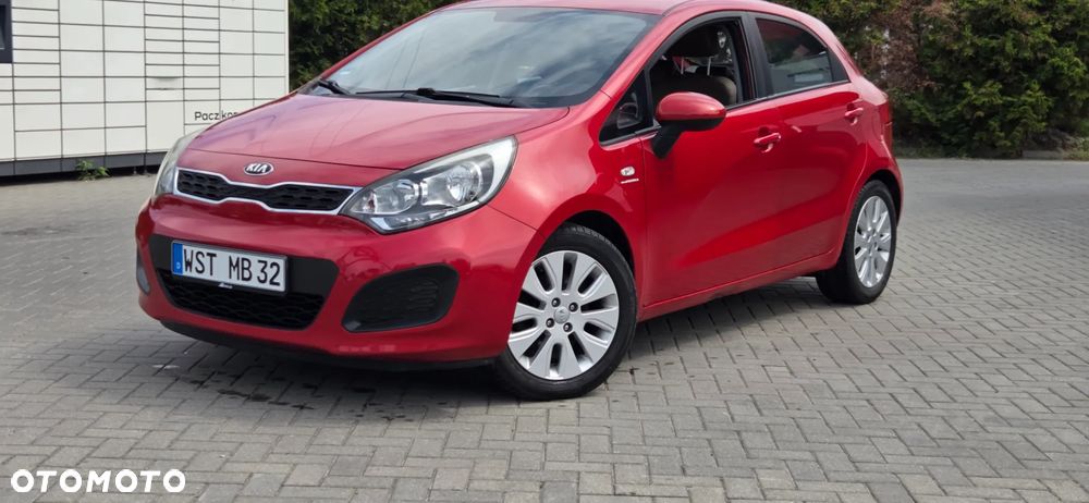 Kia Rio 1.2 Fifa World Cup Edition - 4