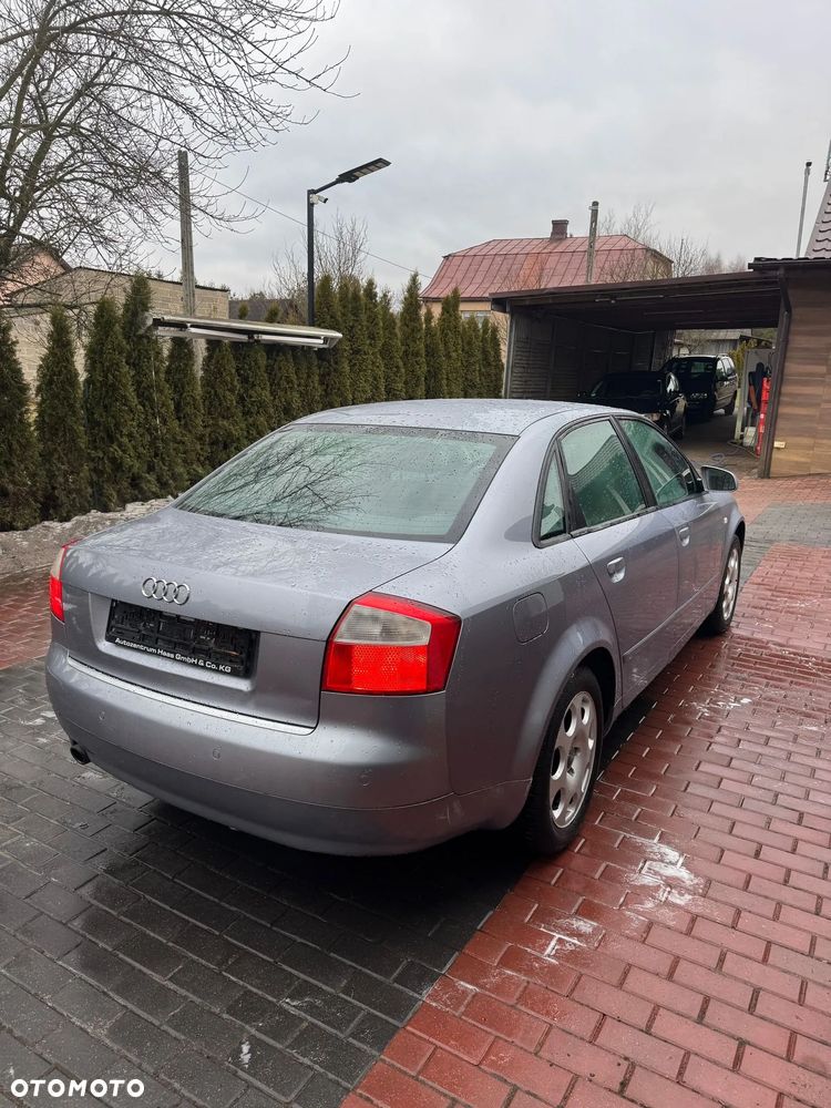 Audi A4 Limousine - 4