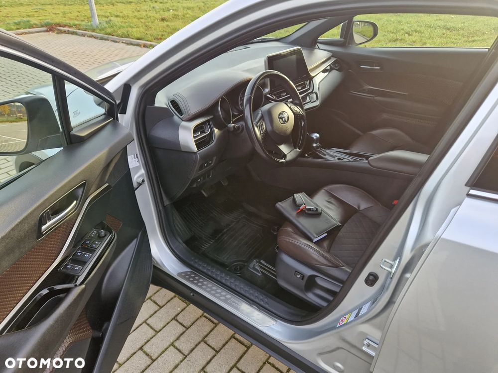 Toyota C-HR Style - 10