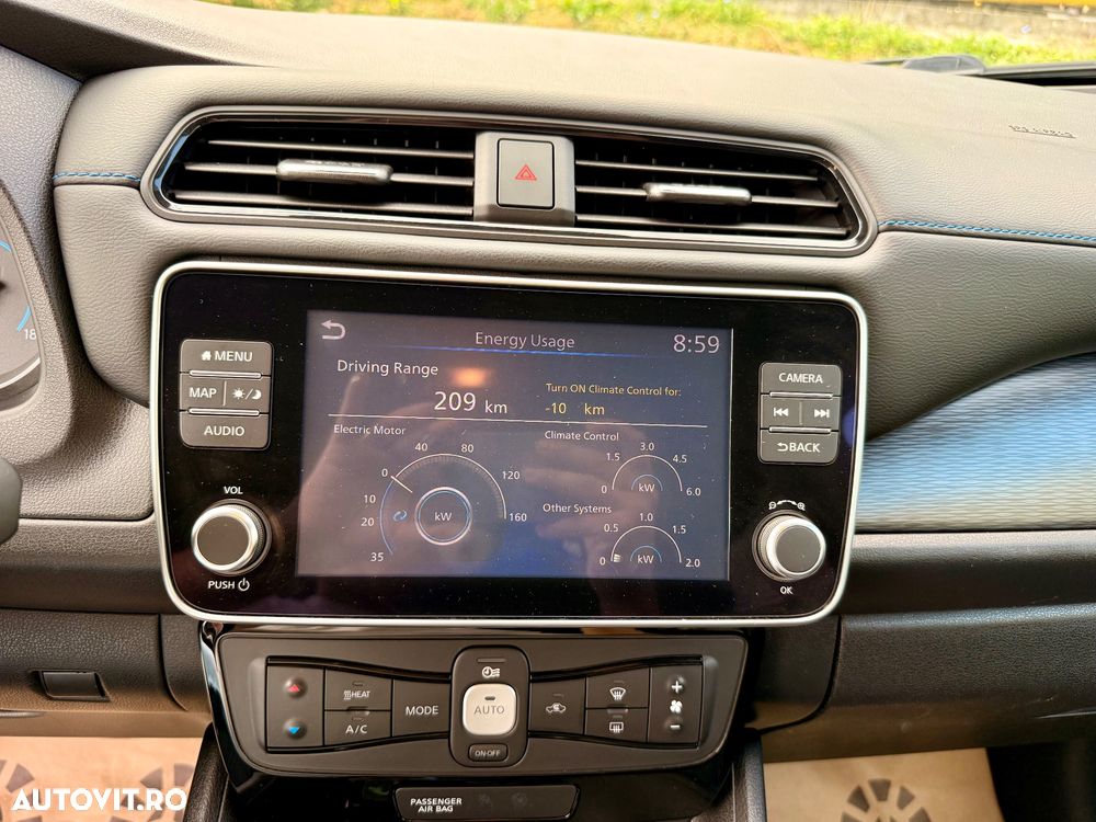 Nissan LEAF 40 kWh N-Connecta - 13