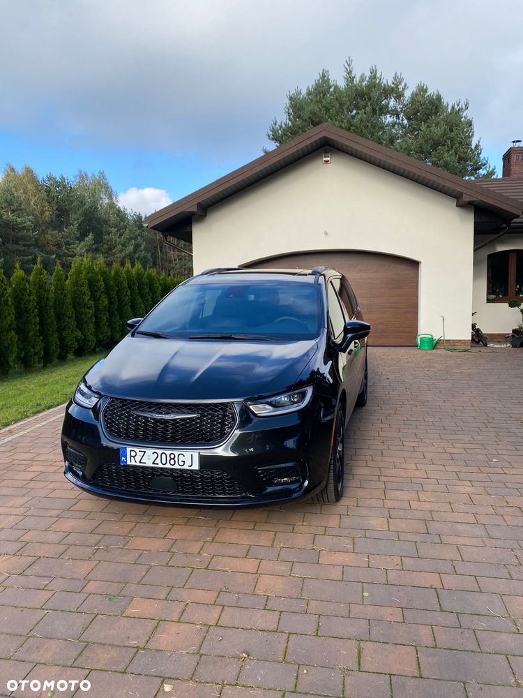 Chrysler Pacifica - 2