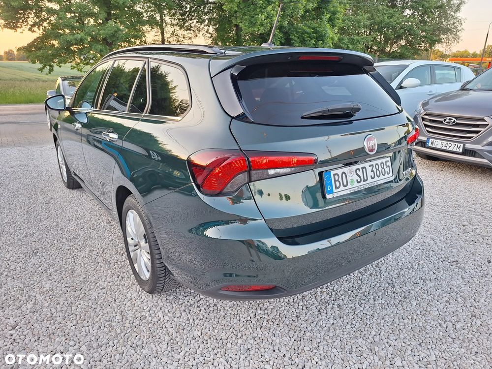 Fiat Tipo - 12
