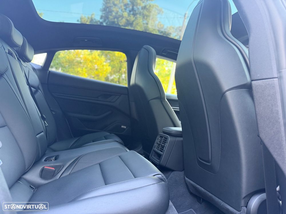 Porsche Taycan Standard - 44