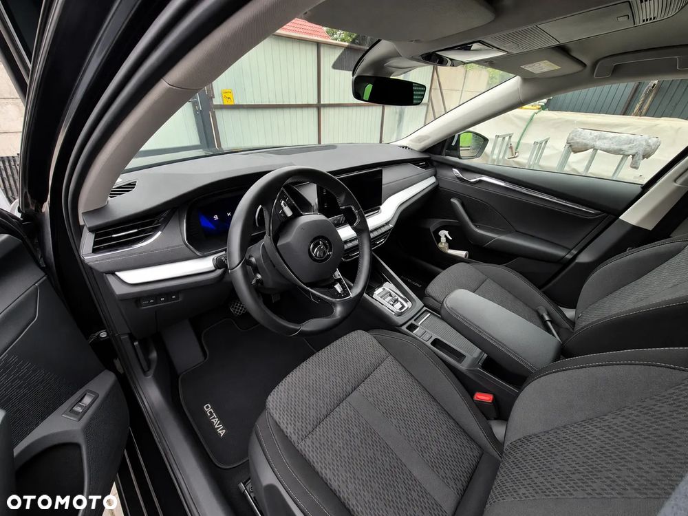 Skoda Octavia 2.0 TDI Style DSG - 6