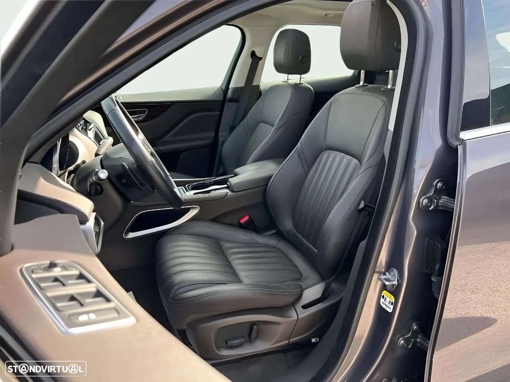 Jaguar F-Pace 2.0 i4D Portfolio AWD Aut. - 11