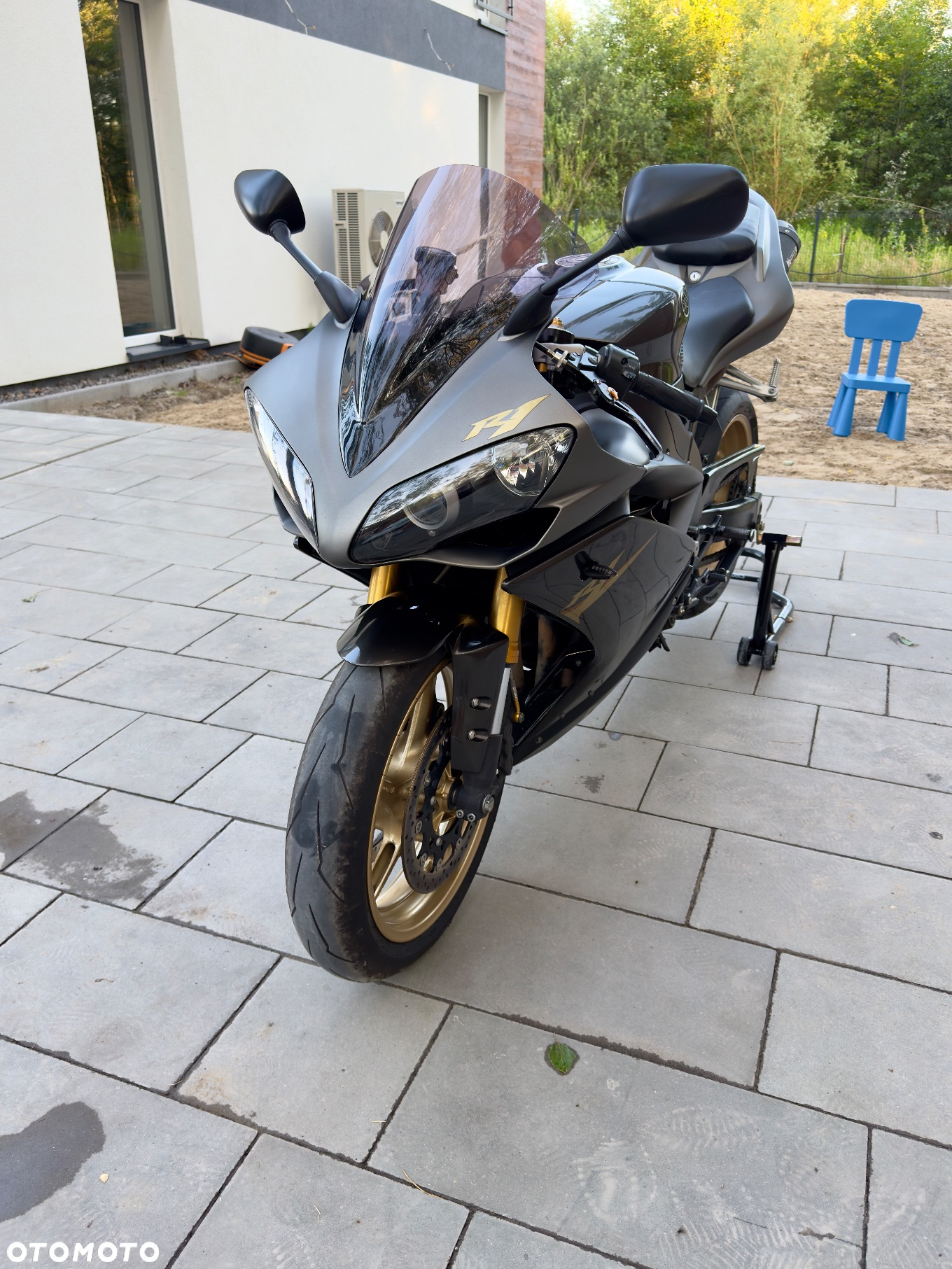 Yamaha R1 - 2