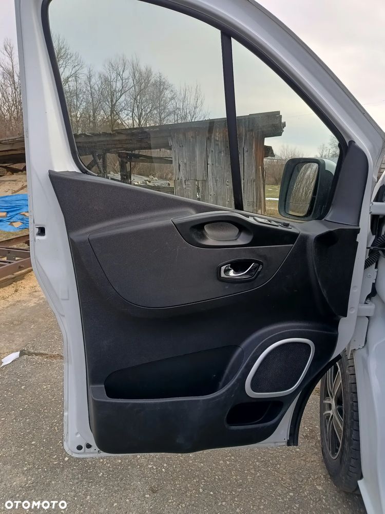 Opel Vivaro LONG L2H1 1.6 diesel 125kM 2019rok 155tyś.km EURO 6! AUTO W PEŁNI SPRAWNE, NIE WYMAGA WKŁADU FINANSOWEGO!!!SPROWADZONY ZE SZWECJI- ZAREJESTROWANY! - 24