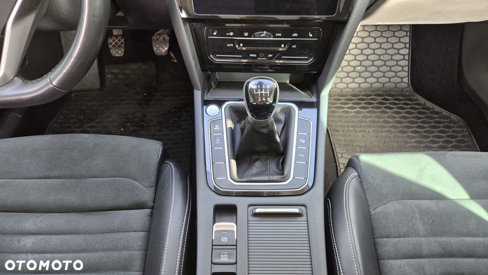 Volkswagen Passat - 23