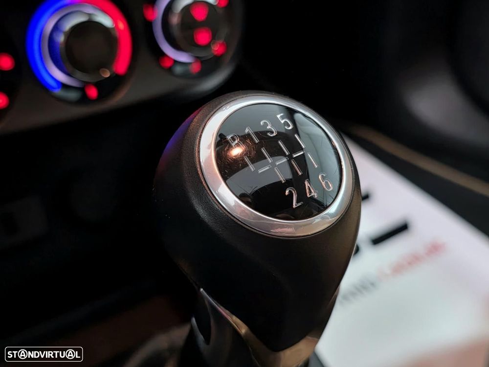 Opel Adam 1.0 T Rocks - 35