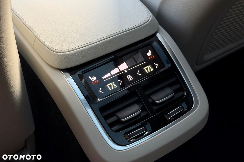 Volvo XC 90 T8 AWD Plug-In Hybrid Ultimate Bright 7os - 14