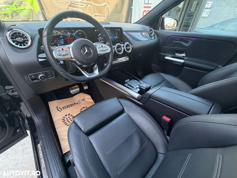 Mercedes-Benz GLA - 9