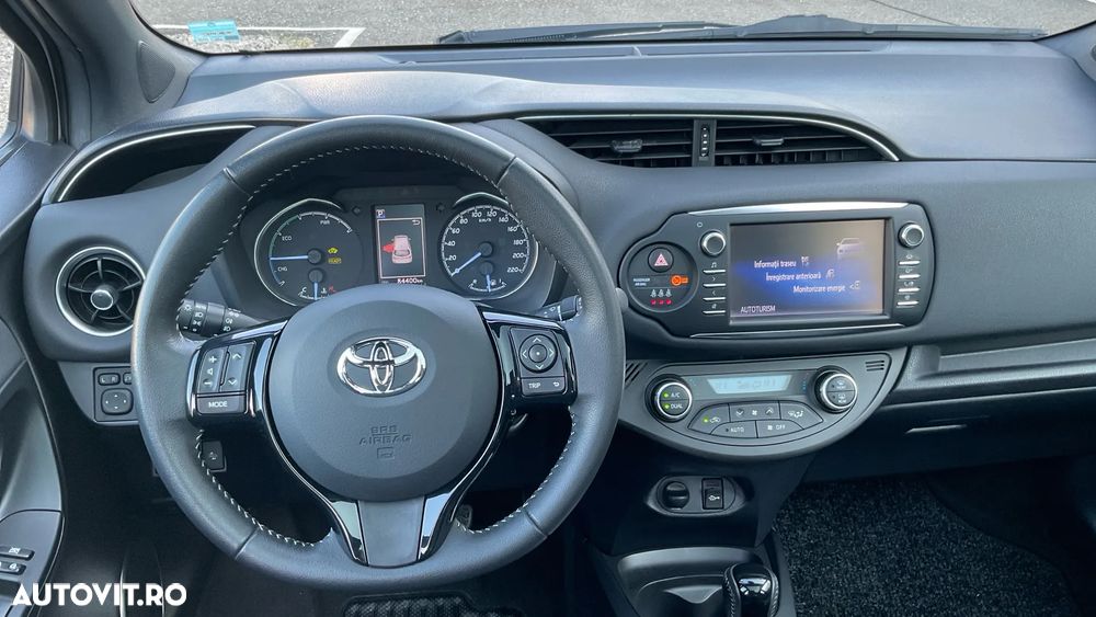 Toyota Yaris 1.5 VVT-i HSD Sol - 10