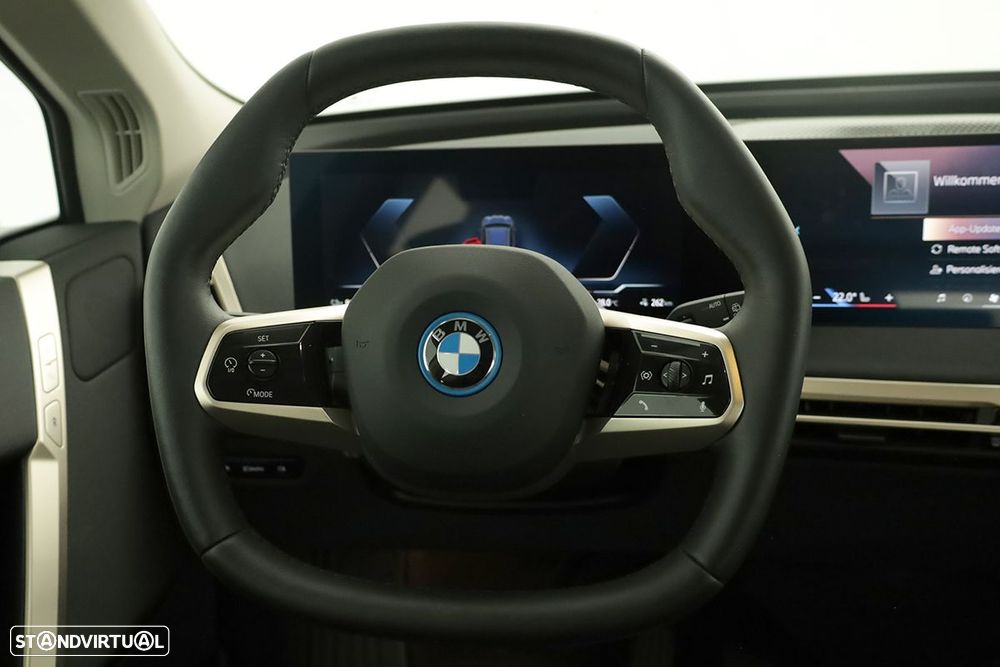 BMW iX xDrive 40 - 15