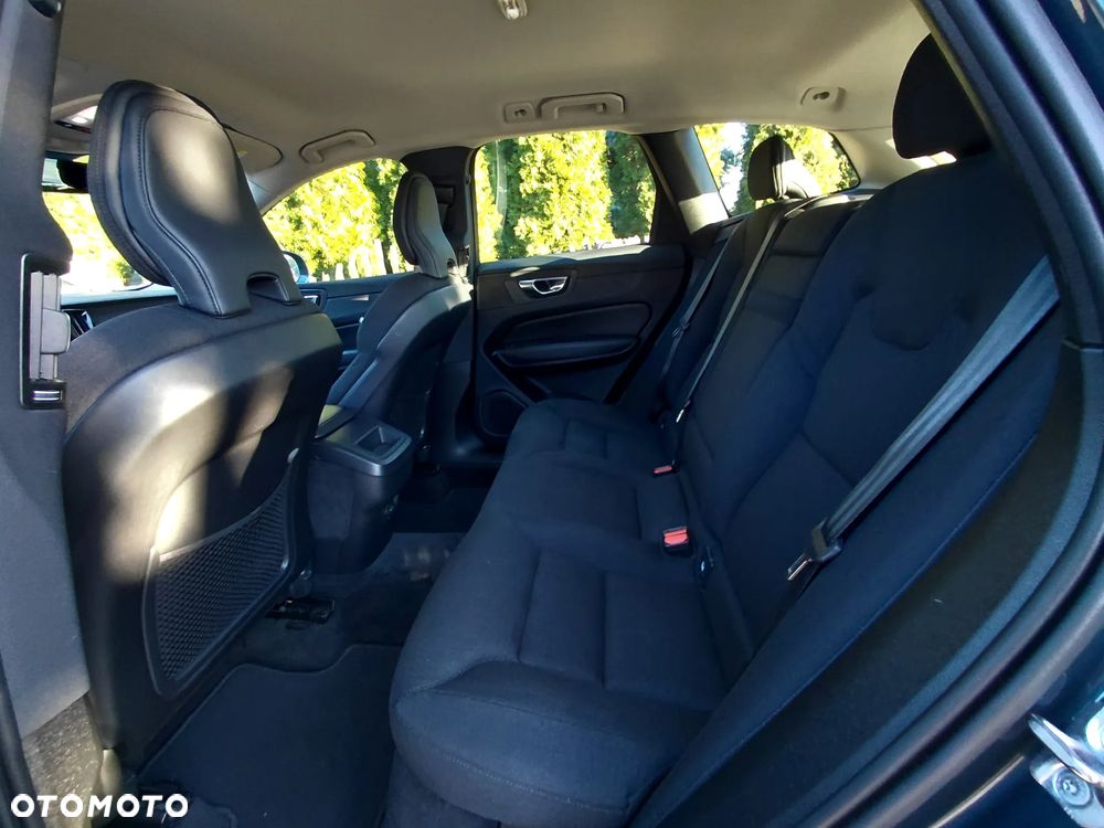 Volvo XC 60 B4 D AWD Geartronic Momentum - 21