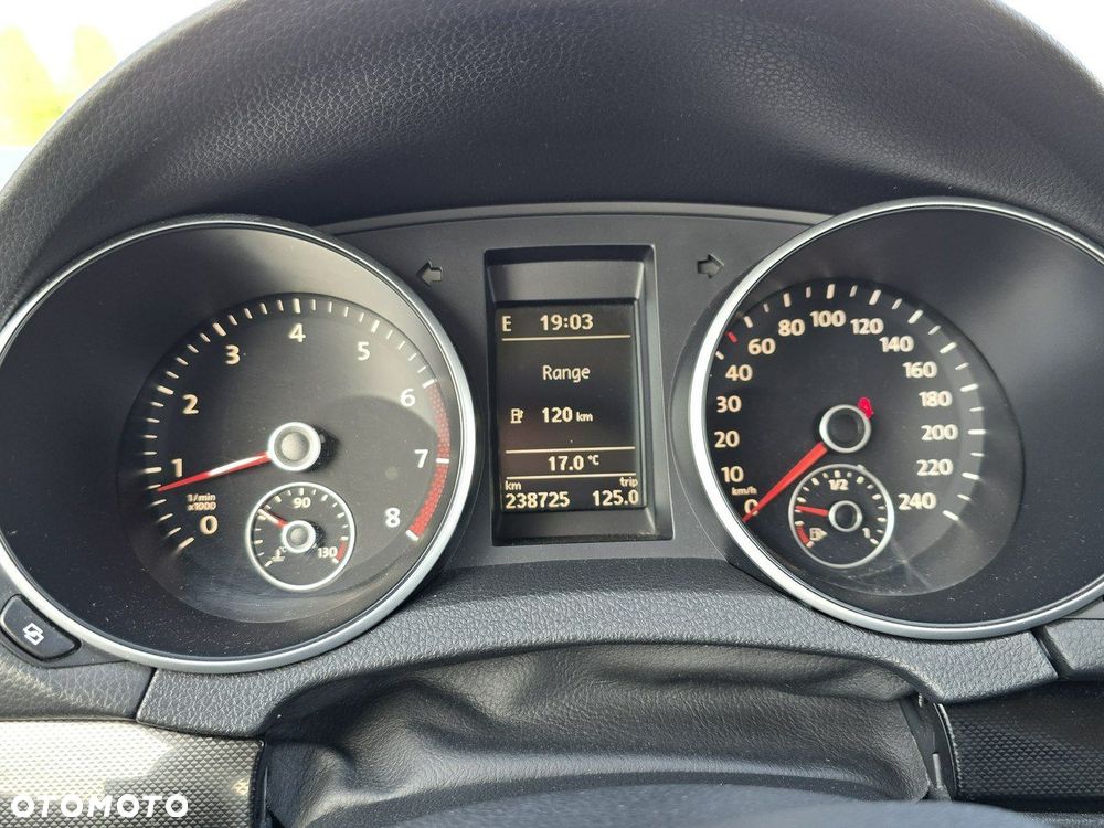 Volkswagen Golf - 28
