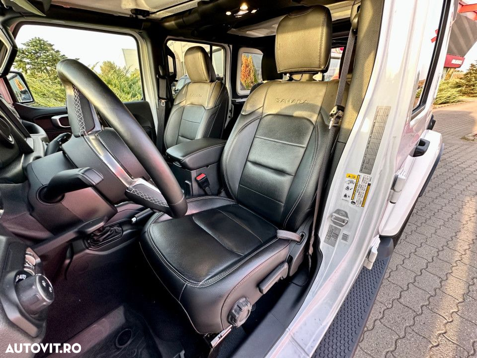 Jeep Wrangler - 11