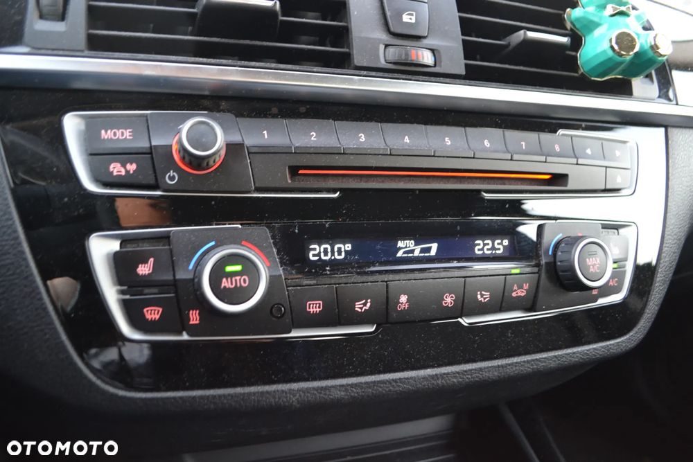 BMW Seria 1 118d Sport Line - 11