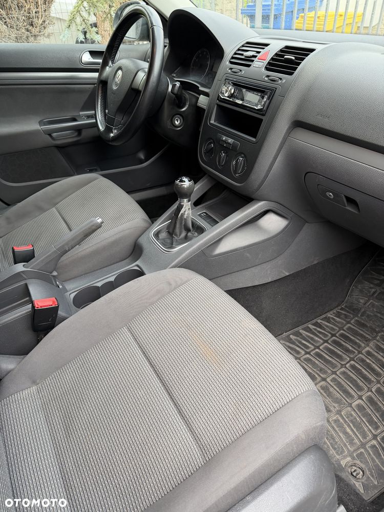Volkswagen Jetta 1.6 Trendline - 17