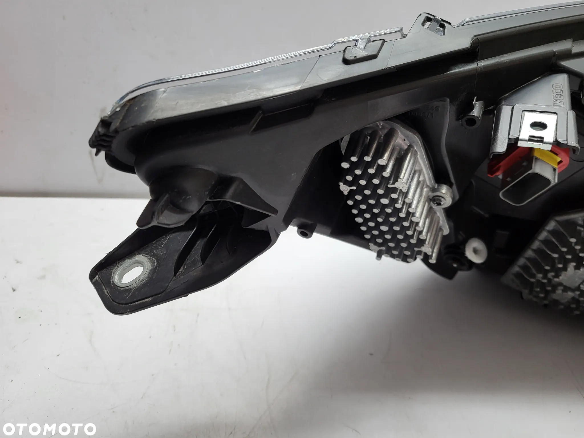 IVECO DAILY IV LIFT REFLEKTOR LAMPA PRZEDNIA LEWA FULL LED 19- 05802711800 - 7