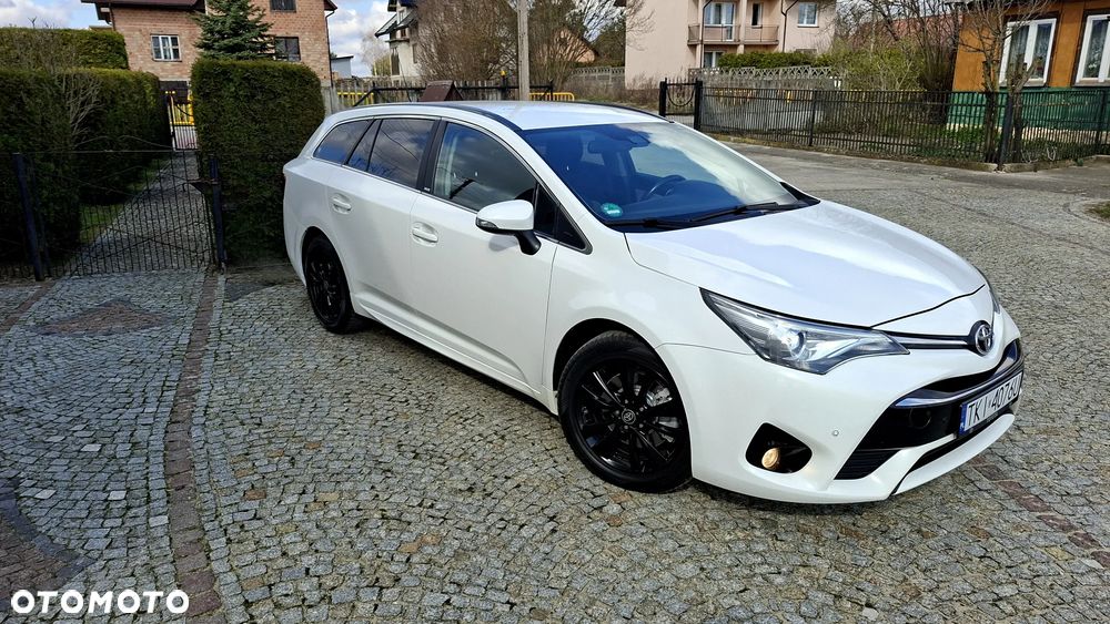 Toyota Avensis 2.0 D-4D Premium - 10