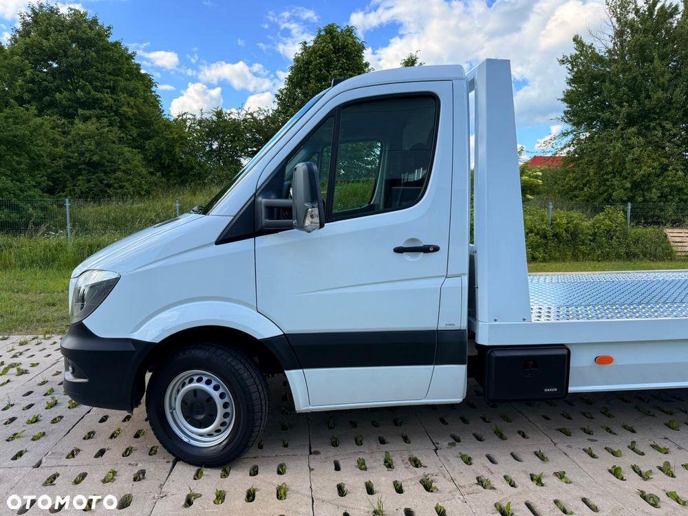 Mercedes-Benz Sprinter - 25