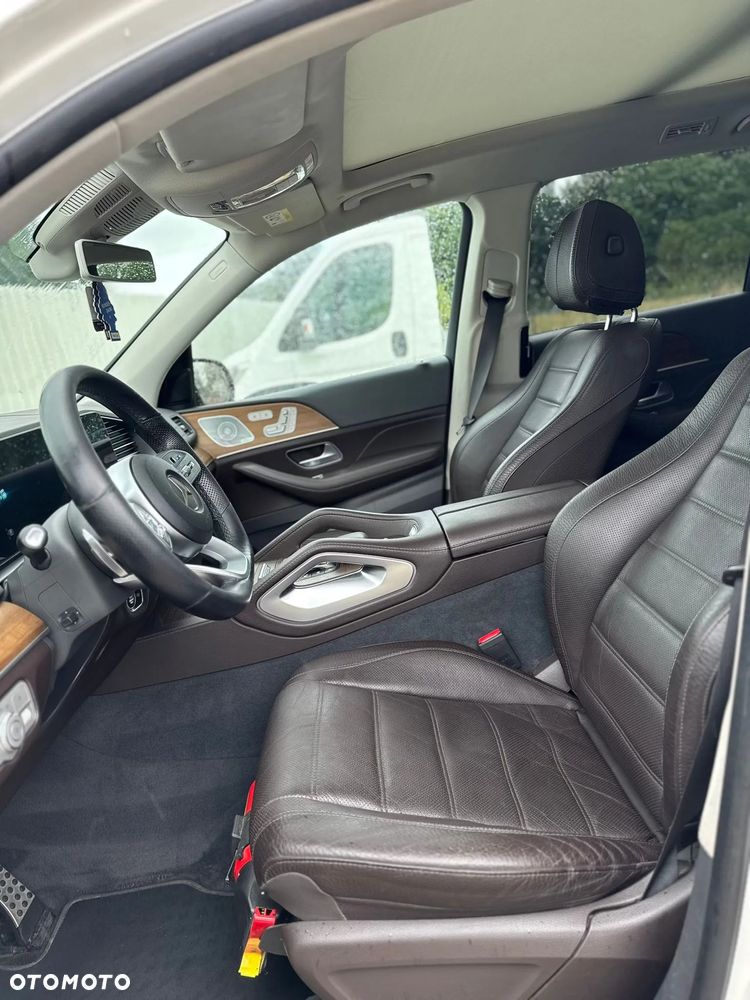 Mercedes-Benz GLS - 12