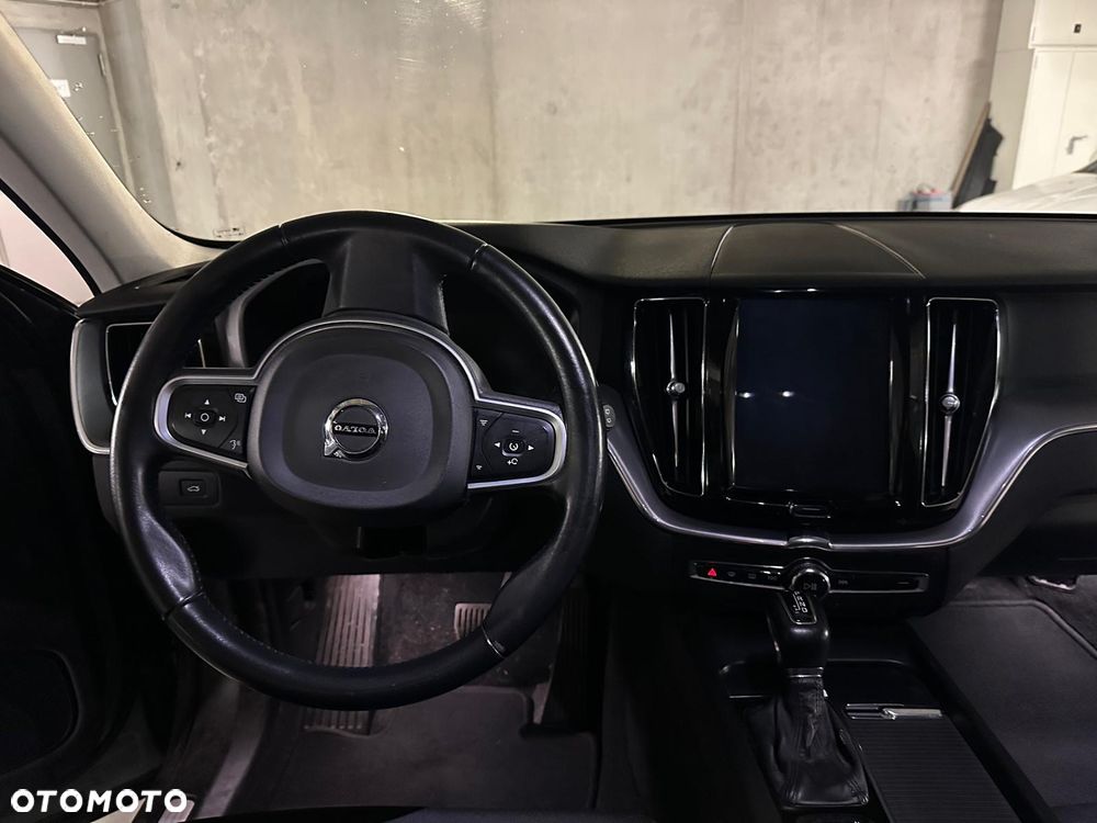 Volvo XC 60 D4 Momentum Pro - 13