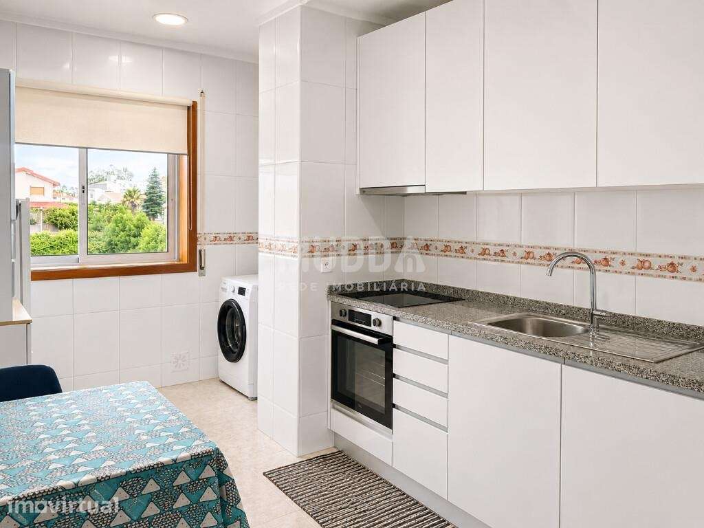 Apartamento T2 Mobilado e Equipado com Garagem Fechada em São João de - Grande imagem: 2/16