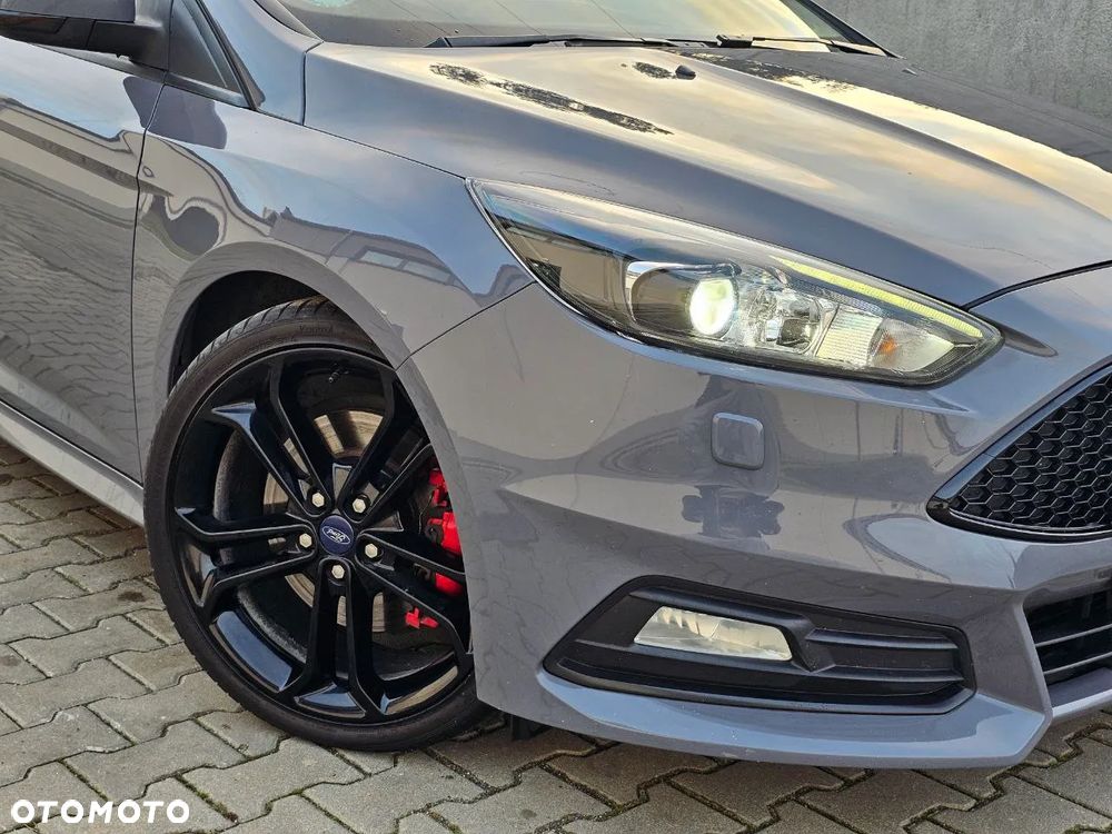 Ford Focus ST - 2