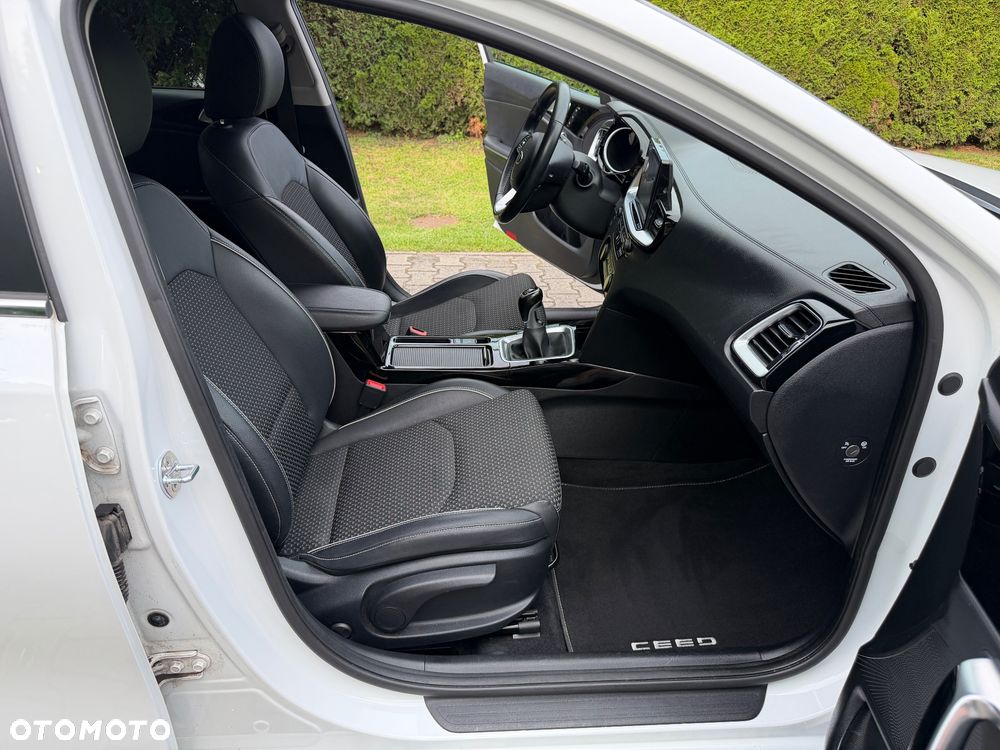 Kia Ceed 1.4 T-GDI OPF GT Line - 27