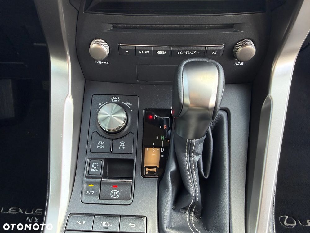 Lexus NX 300h Elegance AWD - 18