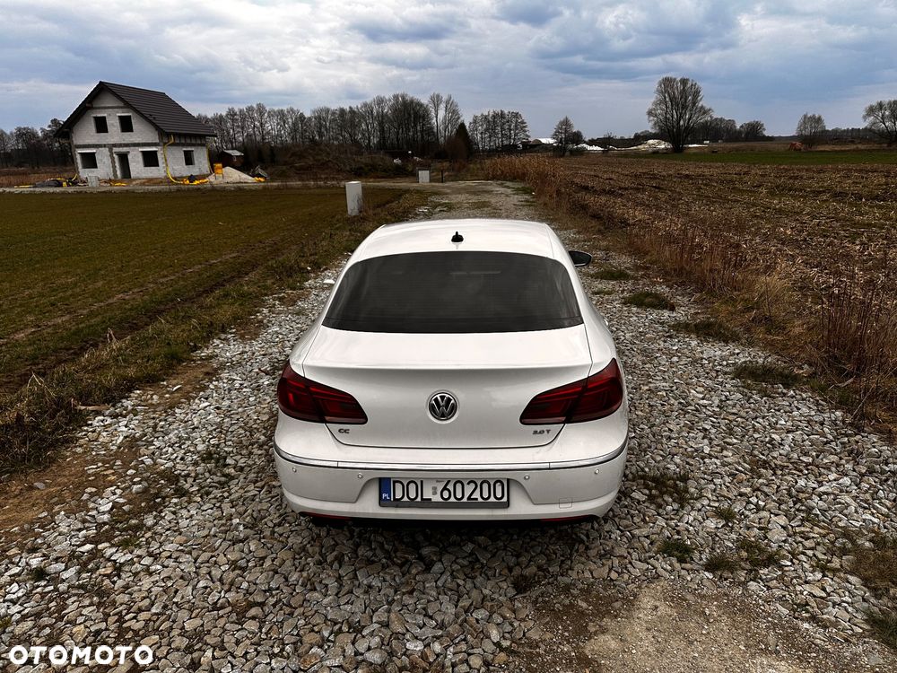 Volkswagen Passat - 10