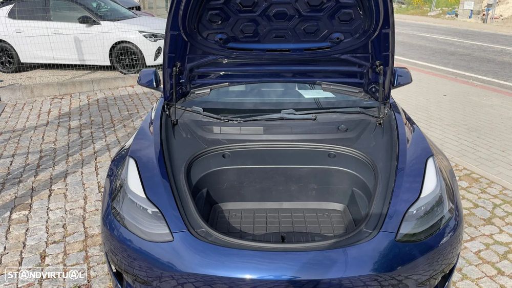 Tesla Model 3 Standard Range Plus RWD - 3