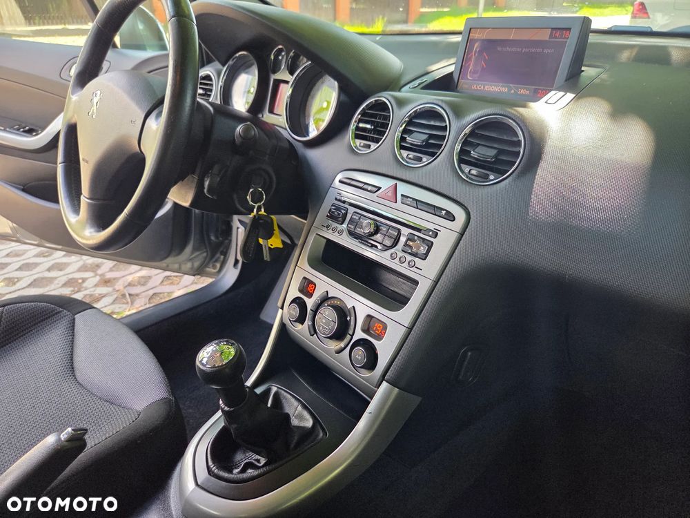 Peugeot 308 120 VTi Millesim 200 - 21