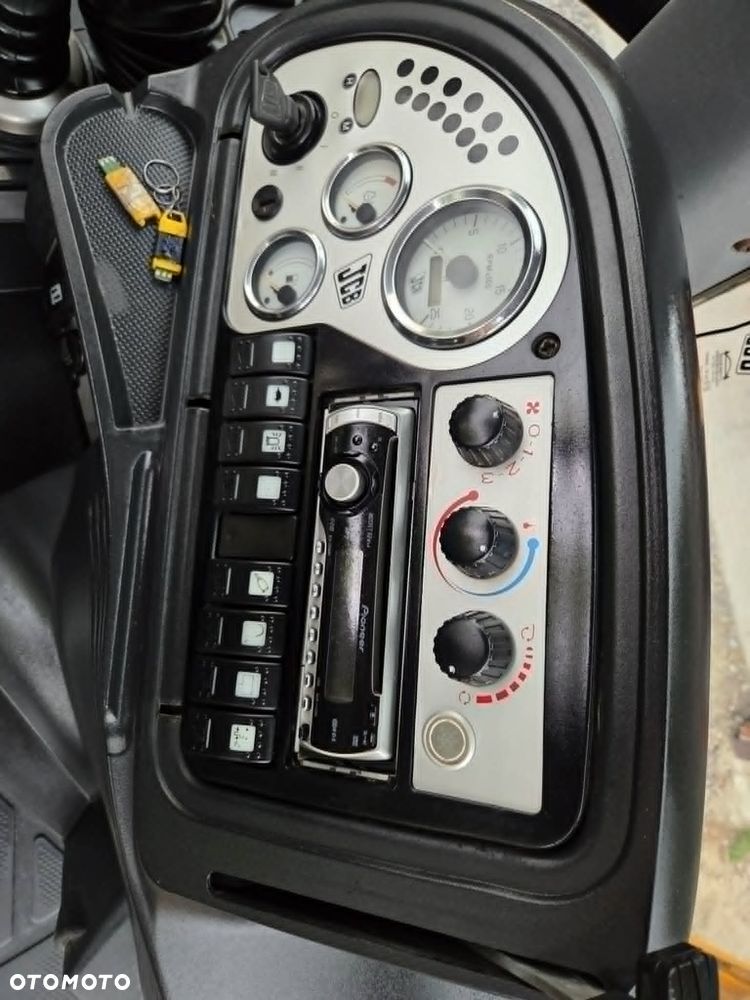 JCB 3CX - 26