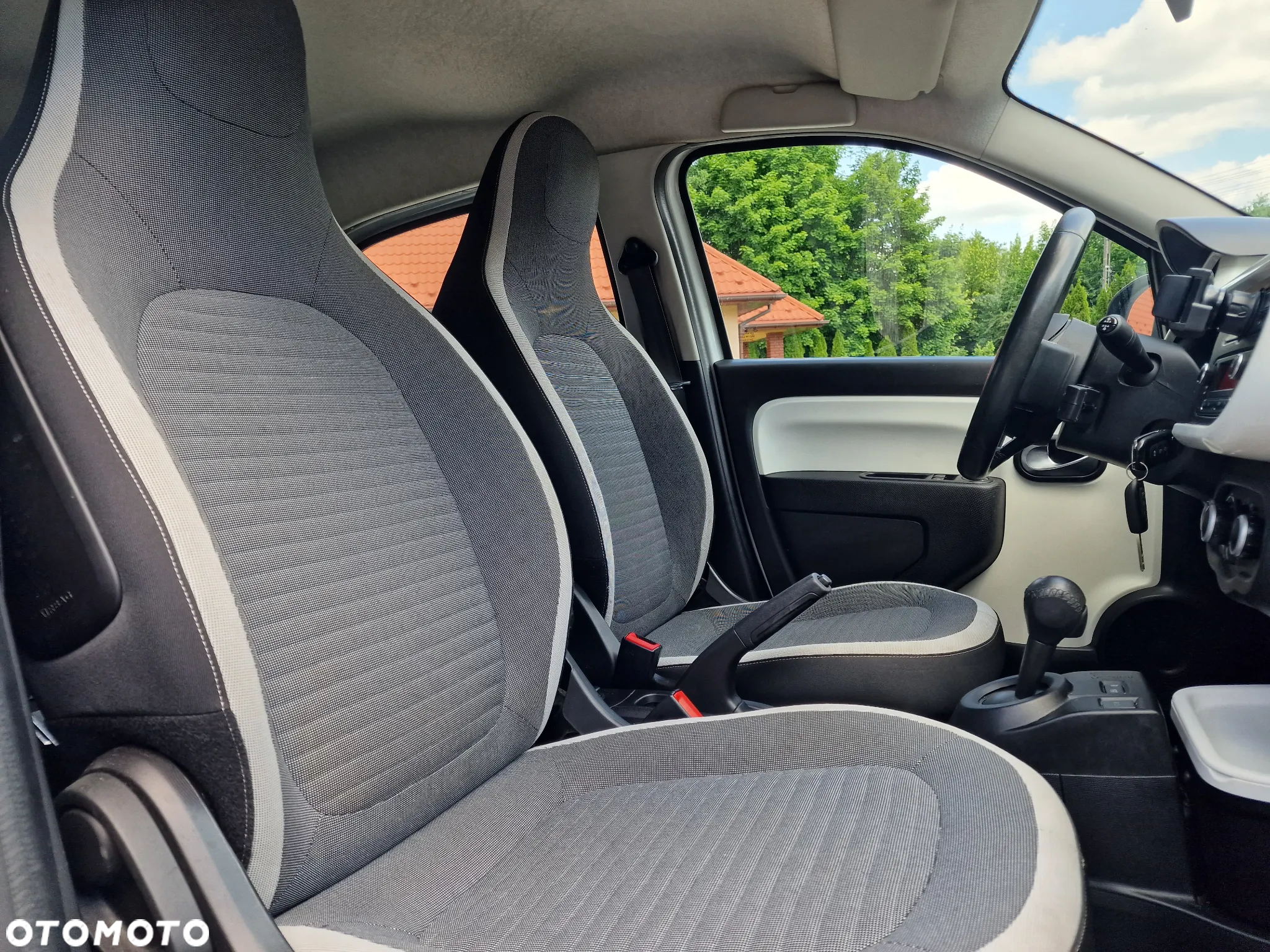 Renault Twingo ENERGY TCe 90 EDC Cosmic - 14