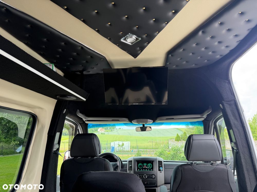 Mercedes-Benz Sprinter - 11