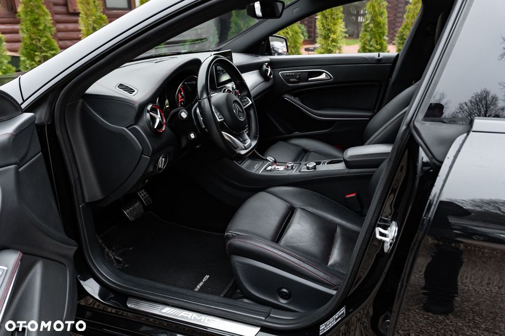 Mercedes-Benz CLA AMG 45 4Matic 7G-DCT - 20