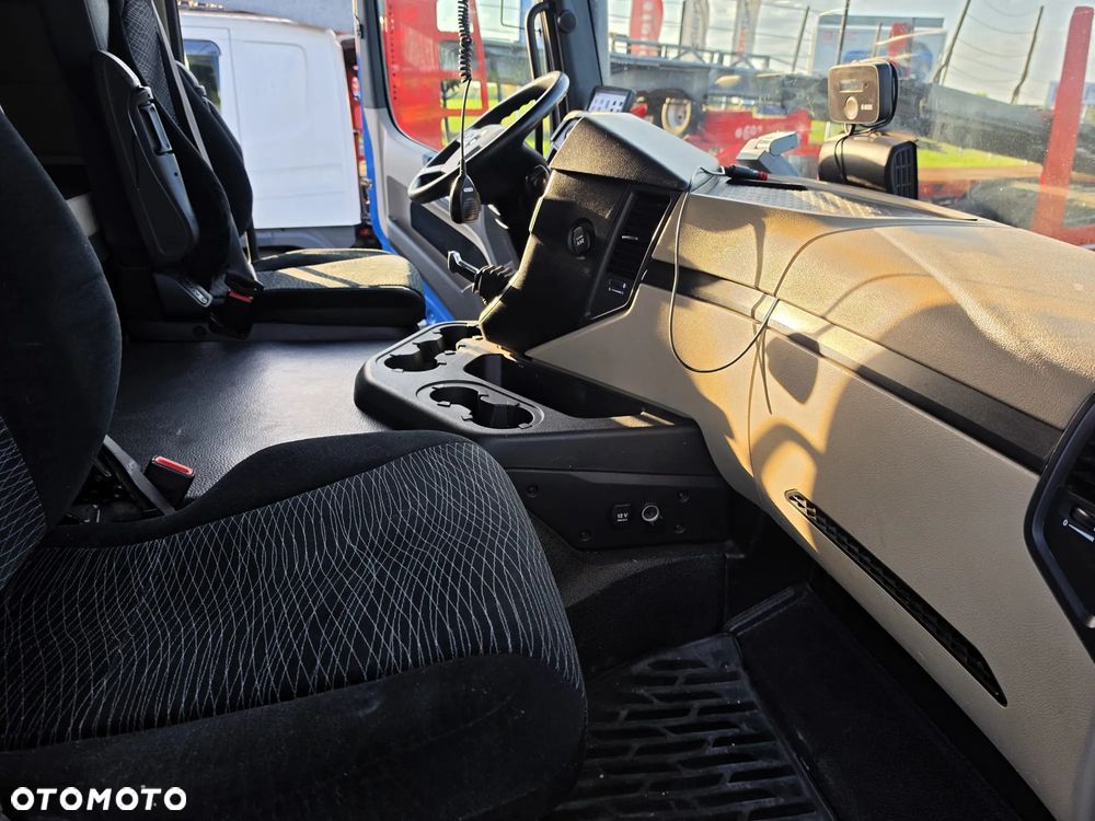 Mercedes-Benz Actros - 11