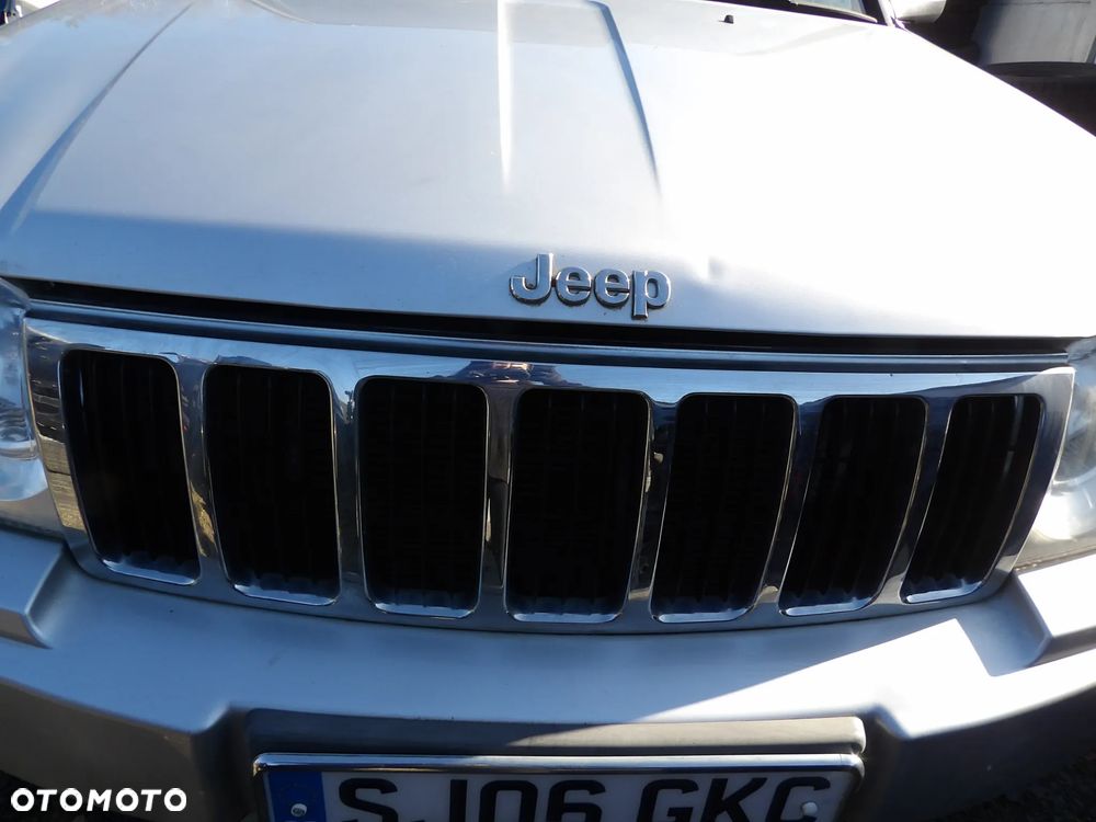 JEEP GRAND CHEROKEE WK GRILL ATRAPA 05-10 R.