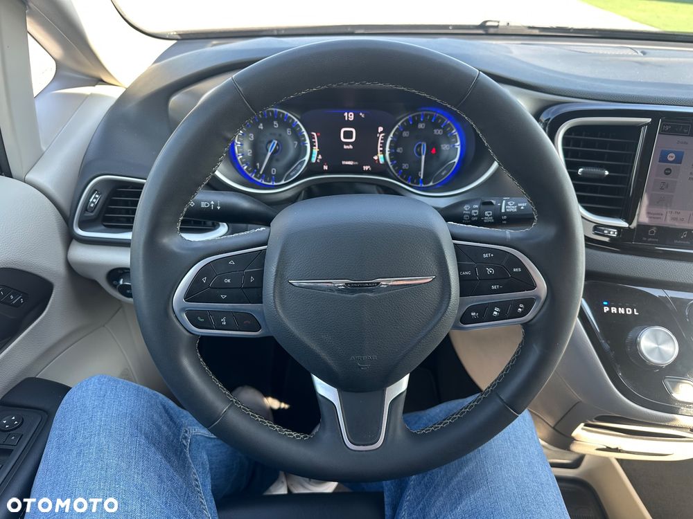 Chrysler Pacifica - 27
