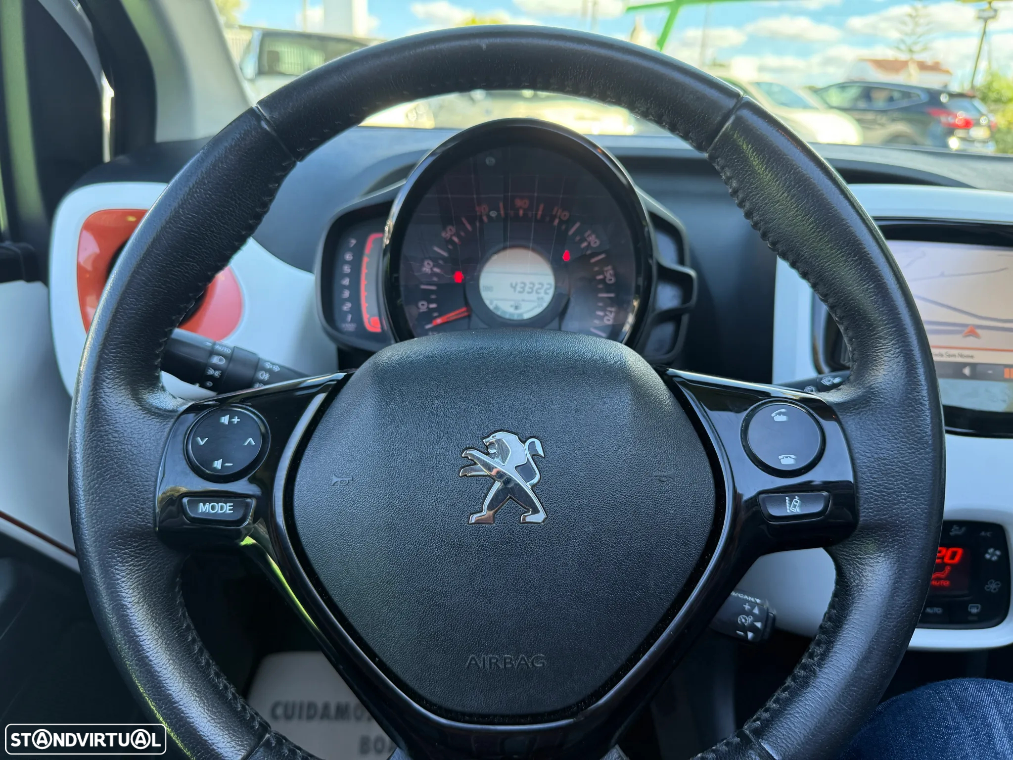 Peugeot 108 1.2 PureTech Top! Roland Garros - 42