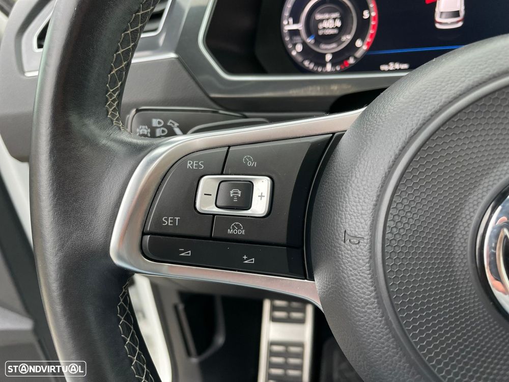 VW Tiguan 2.0 TDI R-Line DSG - 23