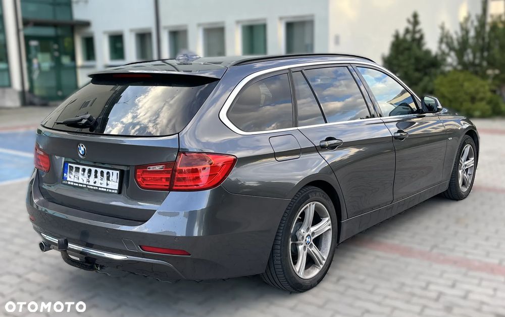 BMW Seria 3 320d xDrive Sport-Aut Luxury Line - 3