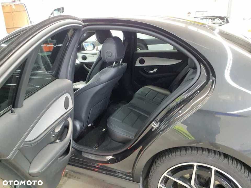 Mercedes-Benz Klasa E 220 d 4Matic 9G-TRONIC AMG Line - 11