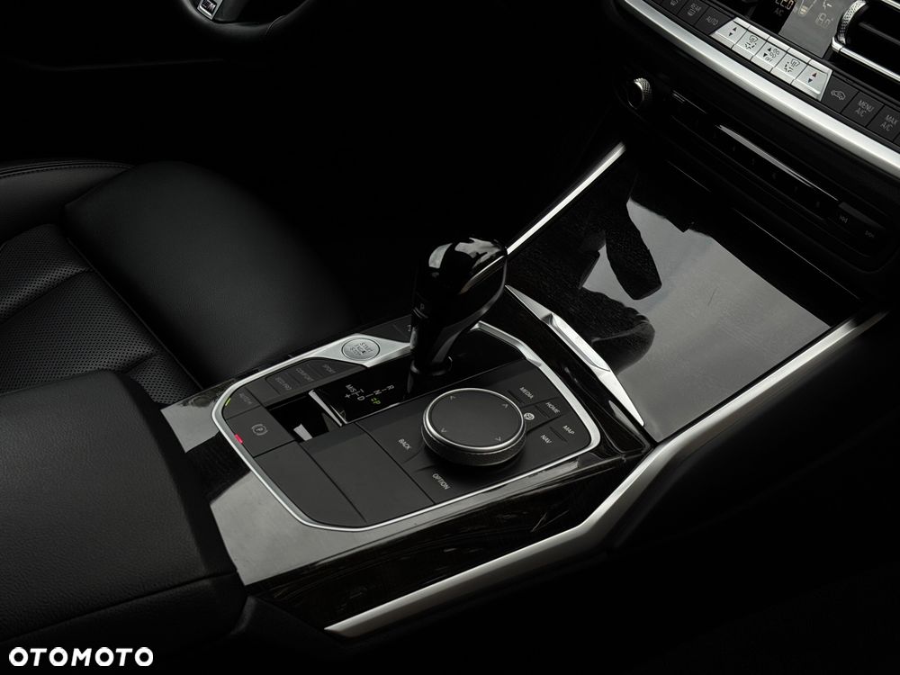 BMW Seria 3 320d Luxury Line Purity sport - 24