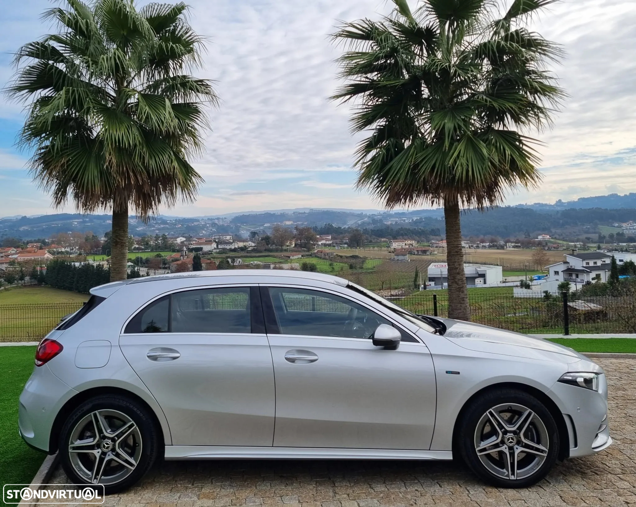 Mercedes-Benz A 250 e AMG Line - 9